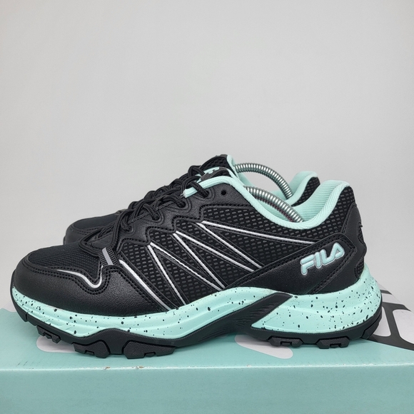 New Fila Quadrix Women's Trail Running Shoes Size 7 - Picture 1 of 7